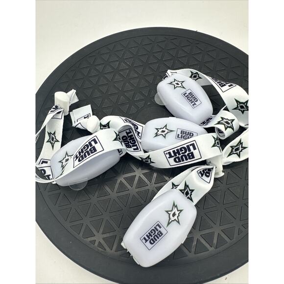 Dallas Stars 2025 NHL Stanley Cup Playoffs Towel Lights Round 1 Game 5 4/28/25 - Picture 2 of 3